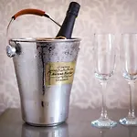 Maison d'hôtes Glen Wynne - Free Off-site Health Club Access With Pool, Sauna, Steam & Gym Short 5 Minute Drive Away