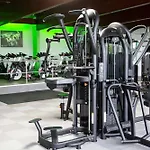 Glen Wynne - Free Off-site Health Club Access With Pool, Sauna, Steam & Gym Short 5 Minute Drive Away
