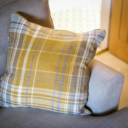 Glen Wynne - Free Off-site Health Club Access With Pool, Sauna, Steam & Gym Short 5 Minute Drive Away