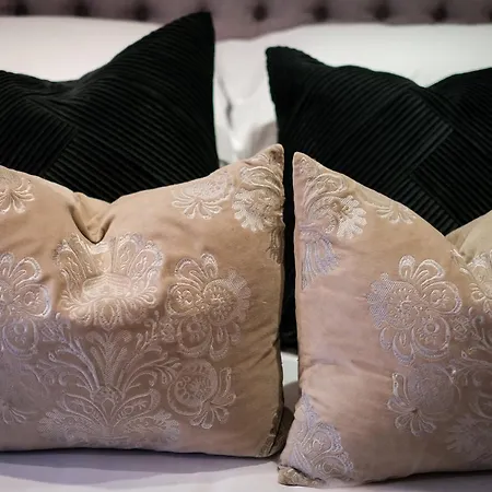 Glen Wynne - Free Off-site Health Club Access With Pool, Sauna, Steam & Gym Short 5 Minute Drive Away ゲストハウス 4*