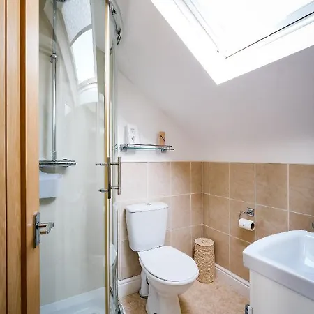 Glen Wynne - Free Off-site Health Club Access With Pool, Sauna, Steam & Gym Short 5 Minute Drive Away Windermere