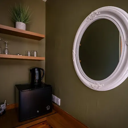 ゲストハウス Glen Wynne - Free Off-site Health Club Access With Pool, Sauna, Steam & Gym Short 5 Minute Drive Away ウィンダミア