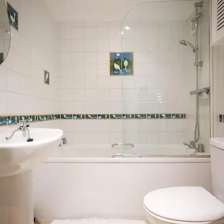 Glen Wynne - Free Off-site Health Club Access With Pool, Sauna, Steam & Gym Short 5 Minute Drive Away Windermere